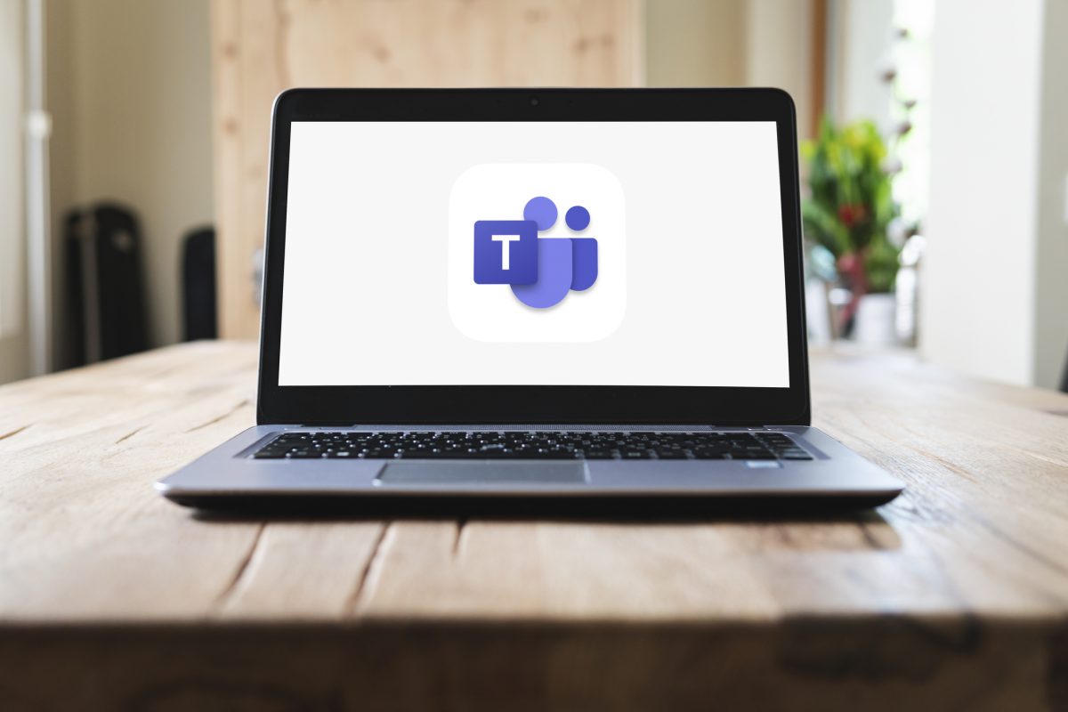 how to add microsoft teams to laptop